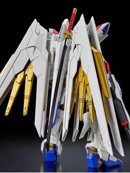 Mighty Strike Freedom Gundam - High Grade 1/144 Gunpla - Bandai Model Kit Figure