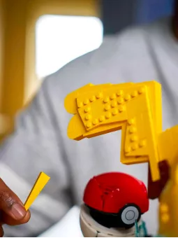 Pikachu e Poké Ball - Pokémon - Lego
