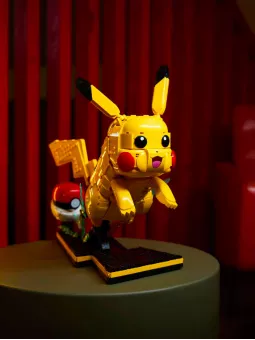Pikachu e Poké Ball - Pokémon - Lego