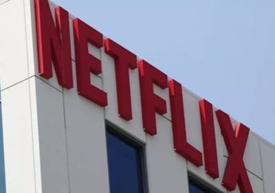 Netflix, il Tribunale di Roma boccia gli aumenti: rimborsi e prezzi ridotti per gli abbonati
